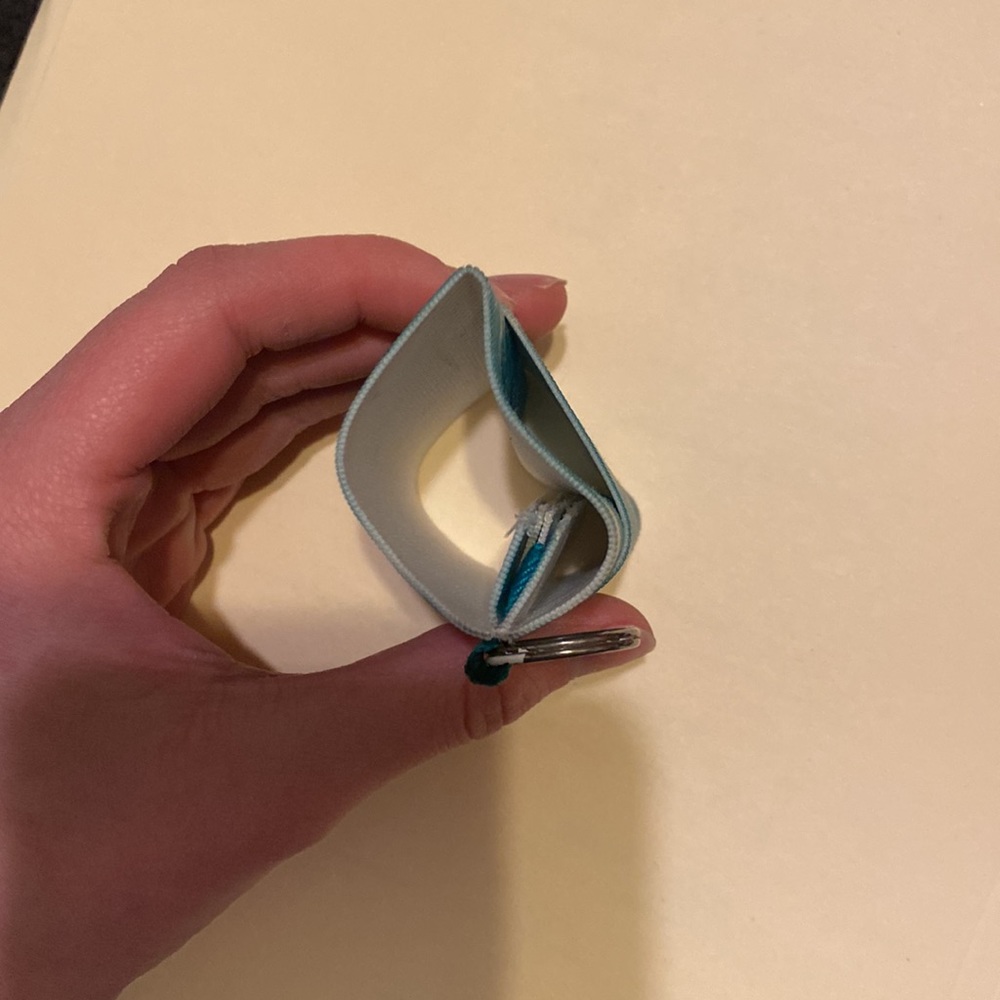 thread wallet - Picture 3 of 3
